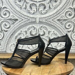 MICHAEL‎ Michael Kors Black and Gold Heels 11M